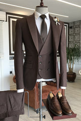glamorous-men-suit-brown-peaked-lapel-three-pieces-business-suits