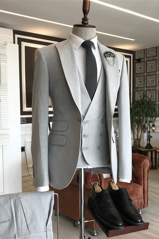 men-fancy-suit-light-gray-peak-lapel-three-pieces-bespoke-business-suits