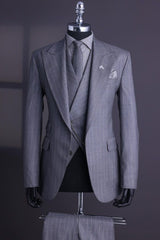 men-chic-slim-fit-suit-gray-peak-lapel-three-pieces-striped-business-suits