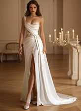 Boho Sleeveless Appliques Lace Beach Wedding Dress With Sweep Train