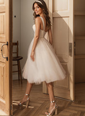 Short A-line Sweetheart Sleeveless Tulle Knee-Length Wedding Dress With Beading
