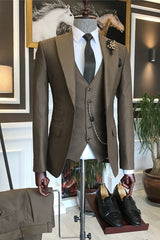 suit-for-men-coffee-peaked-lapel-three-pieces-generous-business-suits