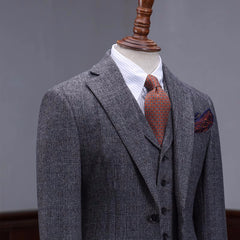 generous-suit-for-men-dark-gray-notched-lapel-plaid-business-suits