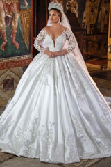 Long Sleeves Ball Gown Wedding Dress V-Neck With Lace Appliques