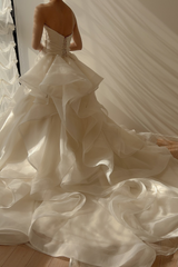 Gorgeous Ball Gown Sweetheart Tulle Wedding Dress with Cascading Ruffles