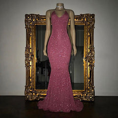 Elegant Halter V-Neck Mermaid Evening Dress with Sequins
