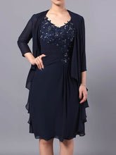 Navy V-Neck Chiffon Sheath Mother of the Bride Dress with Lace Appliques