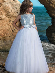 White Scoop Neck Tulle Ball Gown Flower Girl Dress with Floral Details