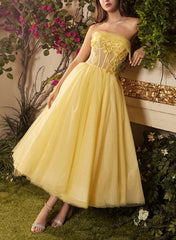 A-Line Strapless Tulle Prom Dress With Appliques Lace Pleats for Special Occasions-27dress