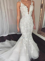 Applique Lace Trumpet/Mermaid V-neck Tulle Sweep Train Wedding Dress