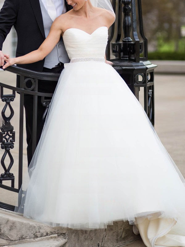 Beautiful Ball Gown Sweetheart Tulle Court Train Wedding Dress With Bow