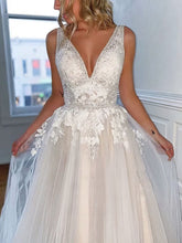 Beautiful Ball Gown V-neck Tulle Sweep Train Wedding Dresses With Appliques Lace