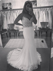 Beautiful Trumpet/Mermaid V-Neck Wedding Dress With Appliques & Lace