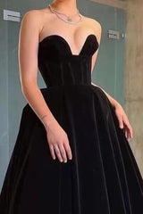 Black Strapless Sleeveless Sweetheart Evening Dress