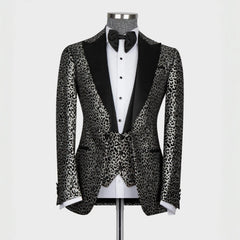 Charming Jacquard Peaked Lapel Three Pieces Silver Prom Suits