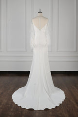 Chic Jewel Sleeveless White Chiffon Wedding Dress Mermaid Appliques Bridal Gowns with Fur Onsale-27dress