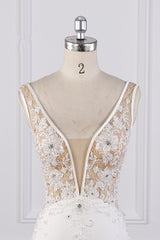 Chic Sheath White Satin V-neck Wedding Dress Tulle Lace Appliques Bridal Gowns Online-27dress