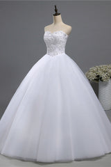Chic Strapless Sweetheart Tulle Lace Wedding Dresses Sleeveless Appliques Bridal Gowns with Beadings-27dress