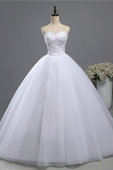 Chic Strapless Sweetheart Tulle Lace Wedding Dresses Sleeveless Appliques Bridal Gowns with Beadings-27dress