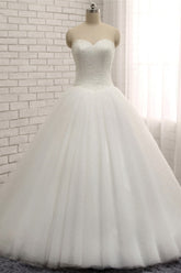 Chic Sweetheart Pearls White Wedding Dresses A-line Tulle Ruffles Bridal Gowns Online-27dress