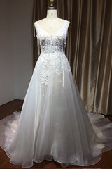 Chic V-neck Lace Wedding Dress Sleeveless Online-27dress