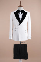 Chic Peaked Lapel Slim Fit Two Pieces White Prom Suits