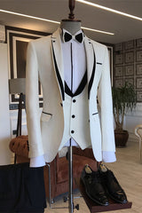 Chic Peaked Lapel Three Pieces White Wedding Suits