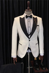 Chic Three Pieces Jacquard White Wedding Suits For Men