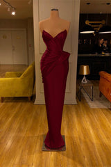 Chic Yellow Strapless Deep V Neck Sleeveless Mermaid Prom Dress With Pleated