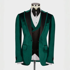 Dark Peaked Lapel Three Pieces Velvet Green Prom Suits