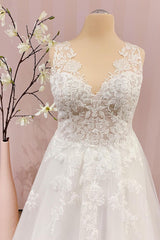 Delicate Lace V-Neck Long Wedding Dress Sleeveless-27dress
