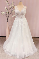 Delicate Lace V-Neck Long Wedding Dress Sleeveless-27dress
