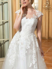 Elegant Appliques Lace Ball Gown Illusion Tulle Sweep Train Wedding Dresses