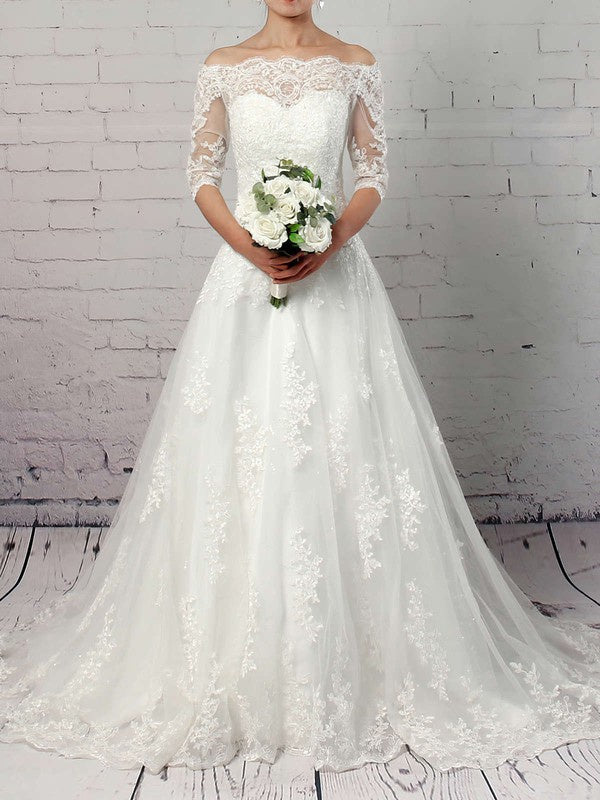 Elegant Ball Gown Off-the-shoulder Tulle Wedding Dress With Appliques Lace
