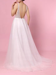 Elegant Ball Gown V-neck Tulle Wedding Dress With Split Front and Sweep Train