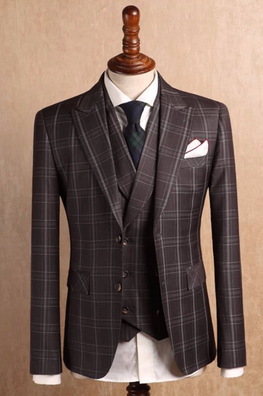 Elegant Coffee Peaked Lapel Three Pieces Plaid Prom Suits