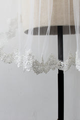 Elegant Lace Applique Edge Tulle Wedding Veil