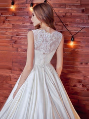 Elegant Lace Satin Ball Gown Wedding Dress with Sashes/Ribbons