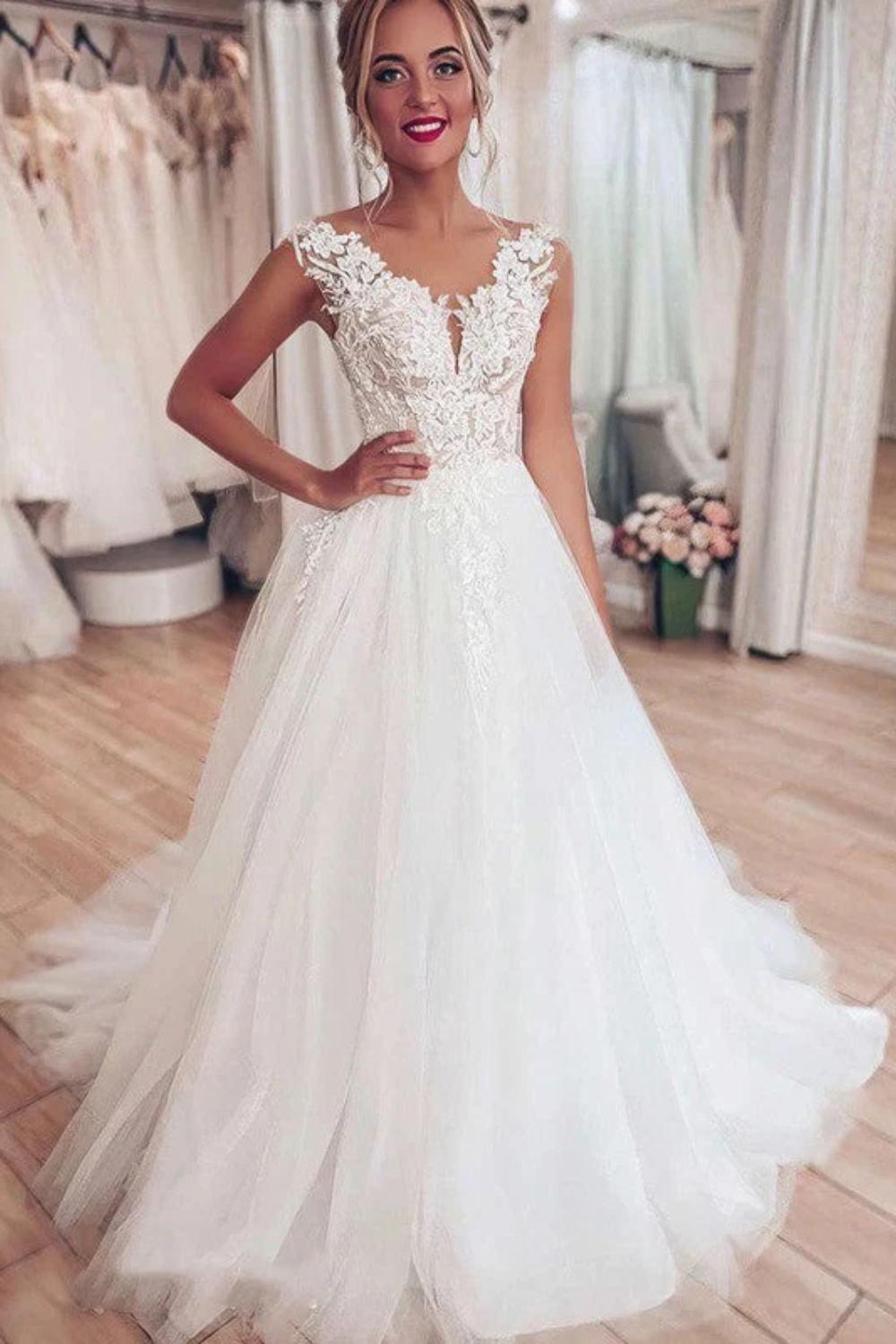 Elegant Sleeveless Ball Gown Wedding Dresses With Lace Appliques-27dress