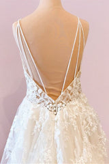 Elegant Spaghetti-Straps Sleeveless Tulle Lace Wedding Dress Online-27dress