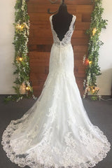 Elegant Straps V-Neck Tulle Wedding Dress Mermaid Appliques Sleeveless Beadings Bridal Gowns Online-27dress