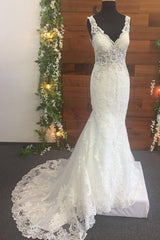 Elegant Straps V-Neck Tulle Wedding Dress Mermaid Appliques Sleeveless Beadings Bridal Gowns Online-27dress