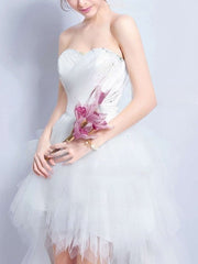 Elegant Sweetheart A-line Tulle Wedding Dress With Beading