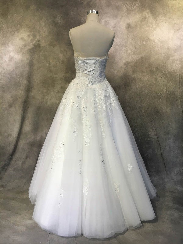 Ball Gown Lace Sweetheart Appliques Satin Prom Dress LBQ0433