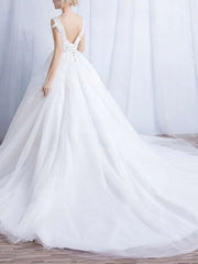 Elegant V-neck Tulle Chapel Train Wedding Dress with Appliques Lace
