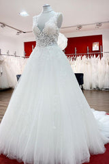 Eye-taking V Neck Tulle Lace White Ruffles Wedding Dresses Long-27dress