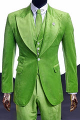 Fashion Peaked Lapel Three Pieces Velvet Green Prom Suits