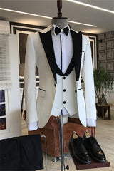 Fashion Peaked Lapel Three Pieces White Wedding Suits