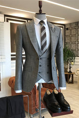 Formal Peaked Lapel Three Pieces Men Suits For Business