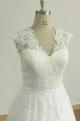 Glamorous Sleeveless Appliques Tulle Wedding Dresses A-line Lace Straps Bridal Gowns On Sale-27dress